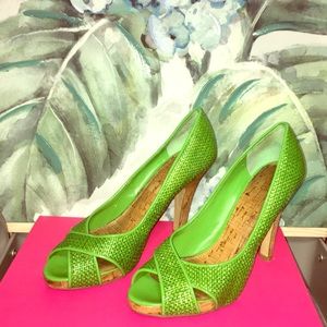 Nine West Green woven cork/bamboo heals